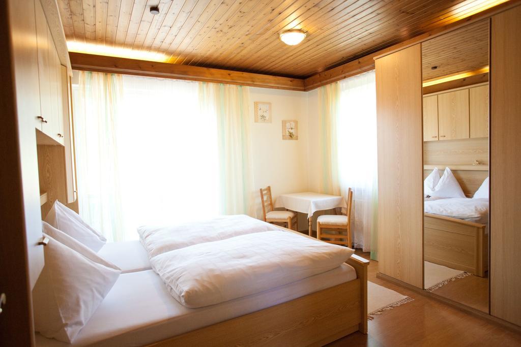 Familiengaestehaus Ingrid Sankt Martin am Tennengebirge Habitación foto