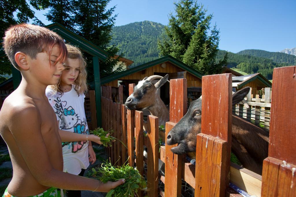 Familiengaestehaus Ingrid Sankt Martin am Tennengebirge Exterior foto